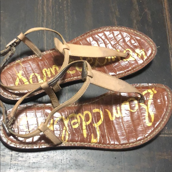 Sam Edelman Gigi Thong Sandal in Almond - Picture 3 of 5